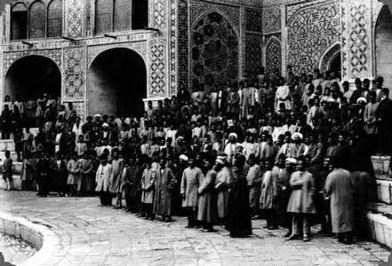 آحاد مردم در تکیه دولت در مراسم سوگواری سید الشهدا علیه السلام
