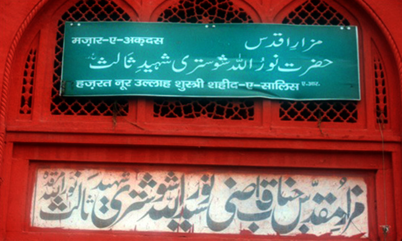  زیرنویس: