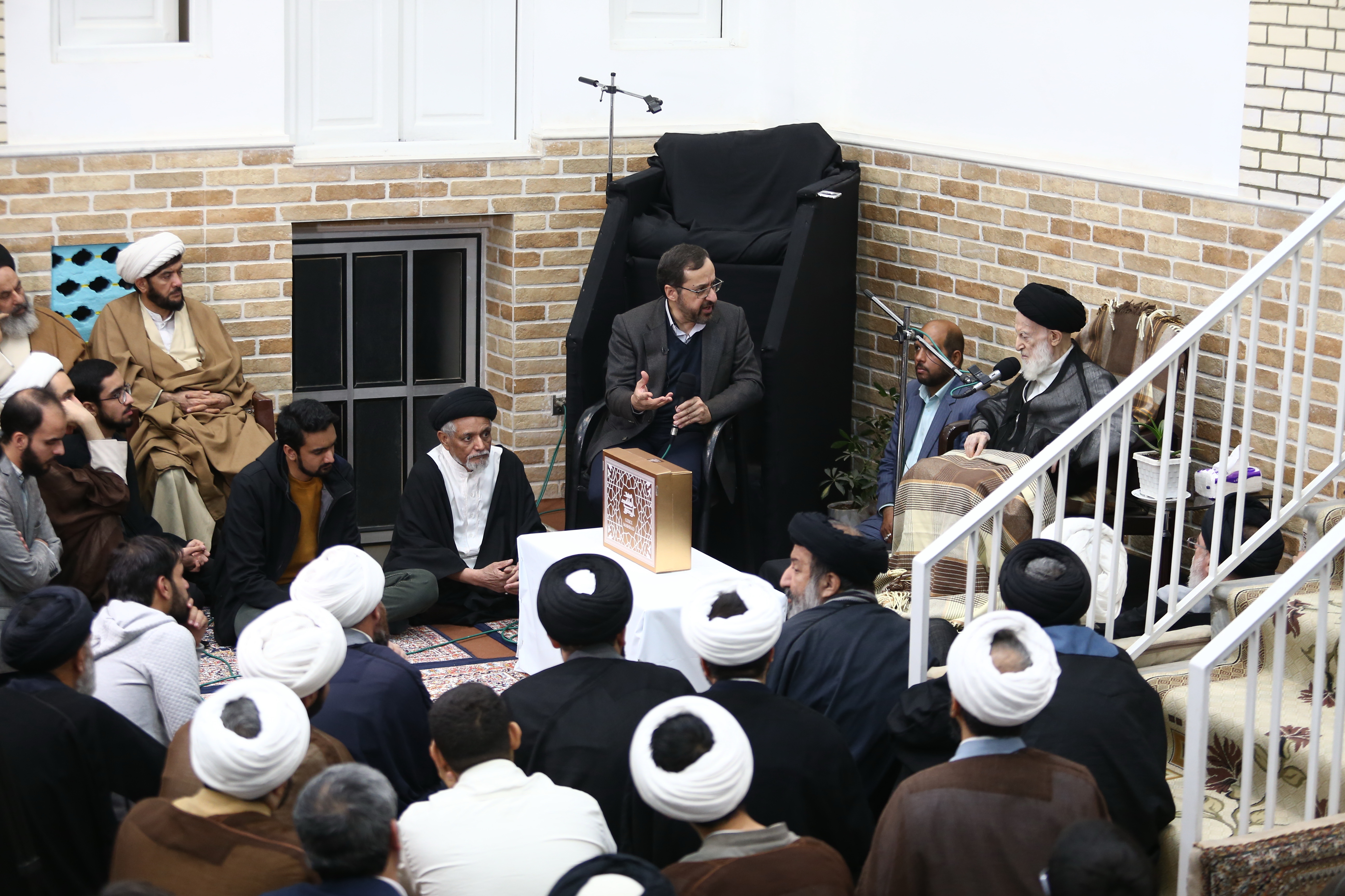  زیرنویس: