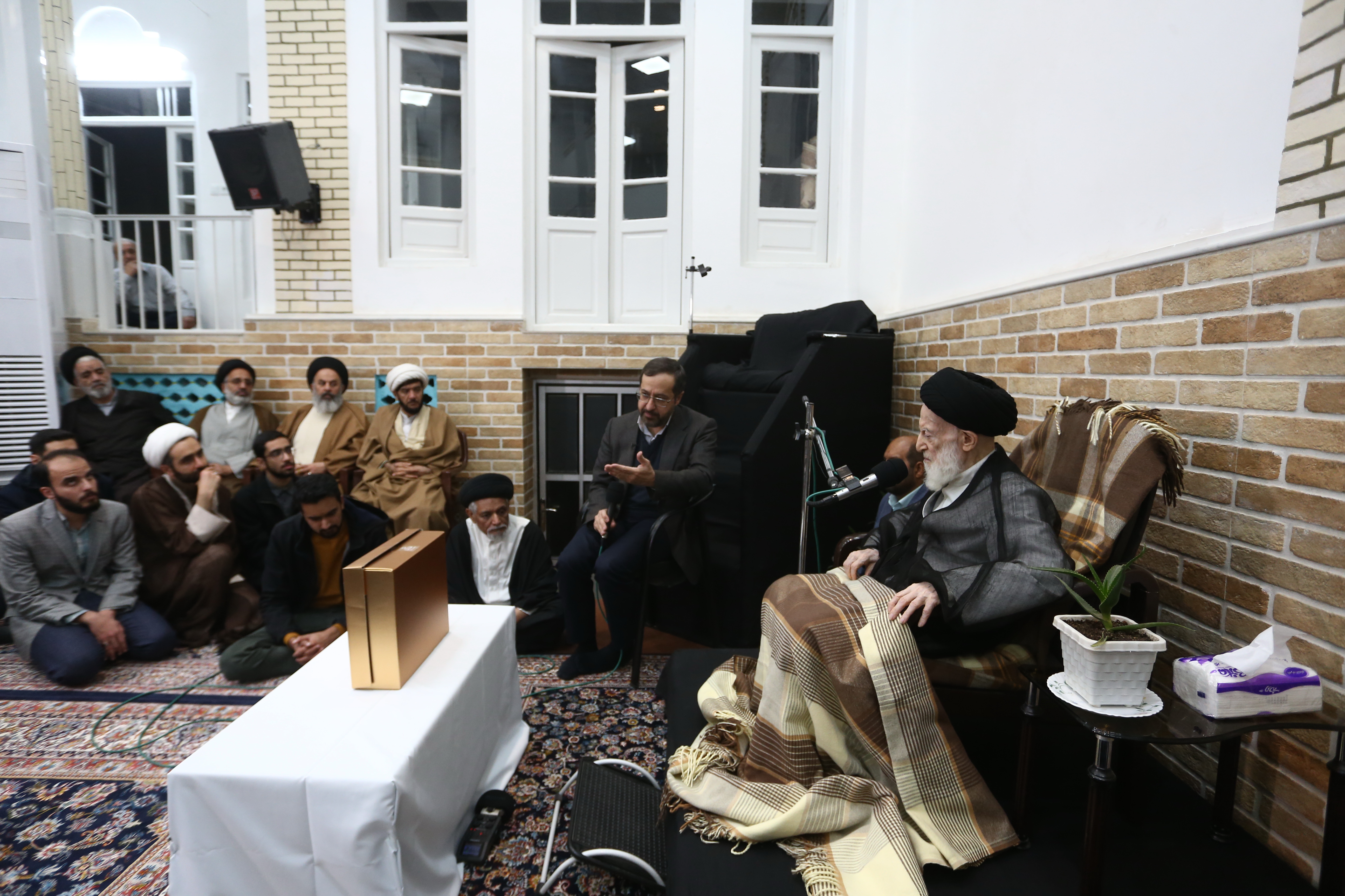  زیرنویس: